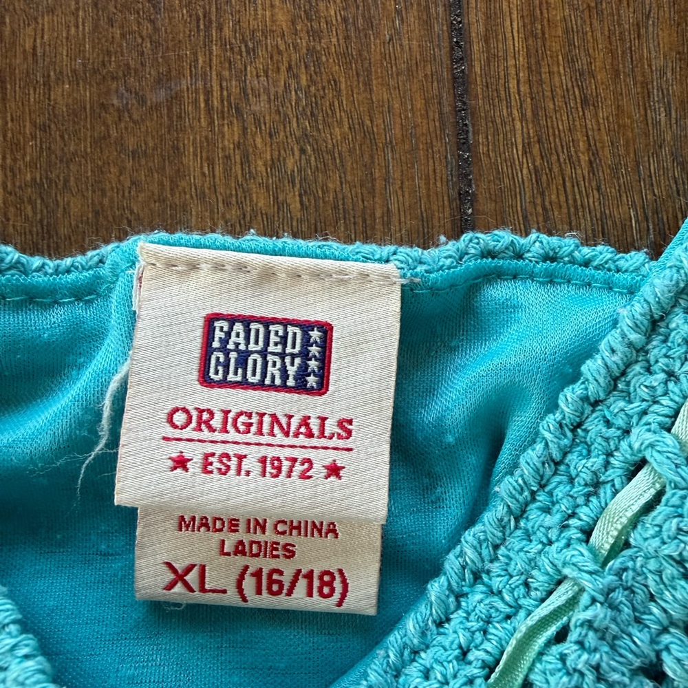 Faded Glory Turquoise Crochet Camisole - Picture 2 of 3